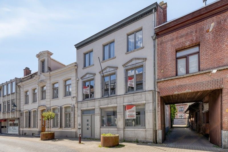 Uniek, karaktervol herenhuis met 5 slaapkamers én aparte garage in hartje Temse TE KOOP! foto 31