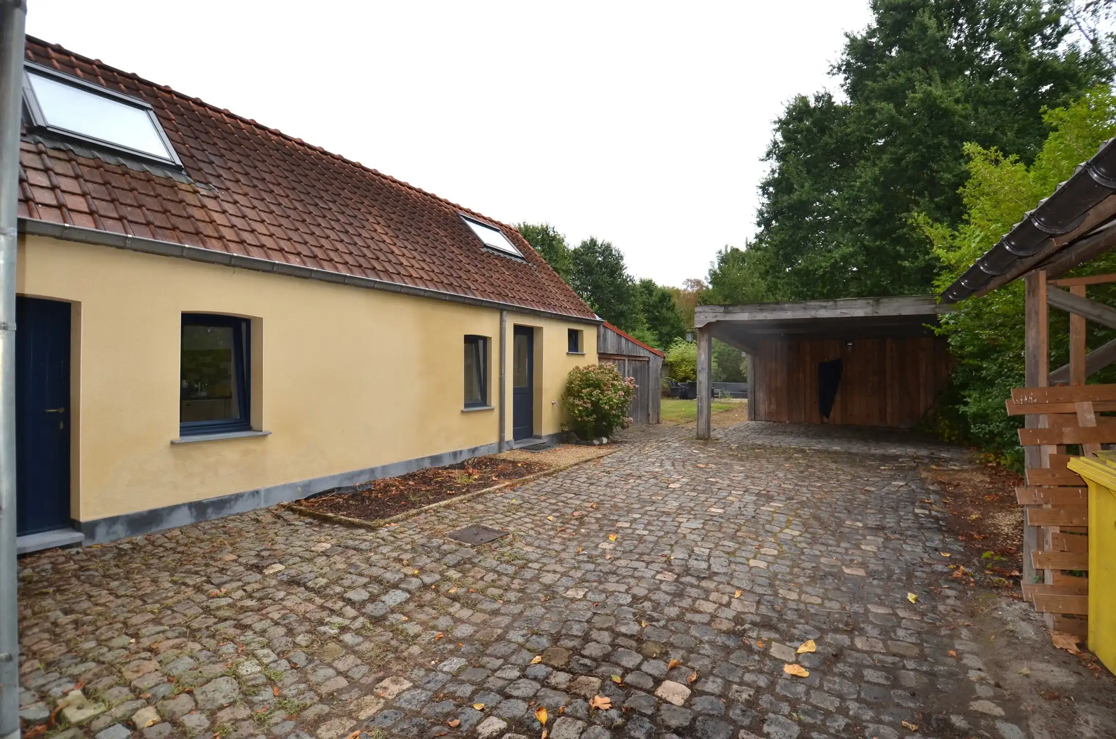 Charmante instapklare woning met grote tuin foto 4