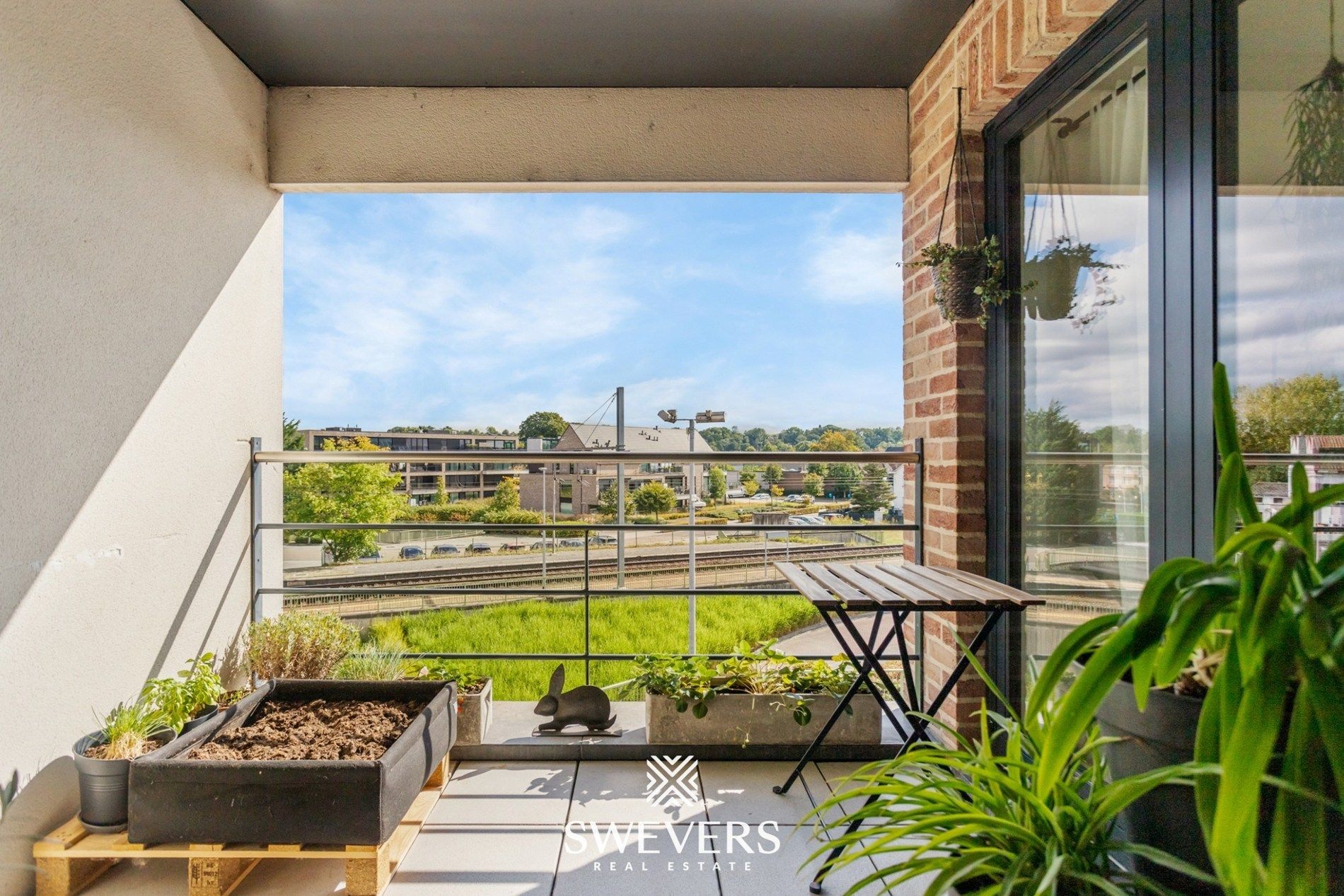 Instapklaar appartement van 136 m² met twee slaapkamers vlakbij het centrum van Bilzen   foto 24