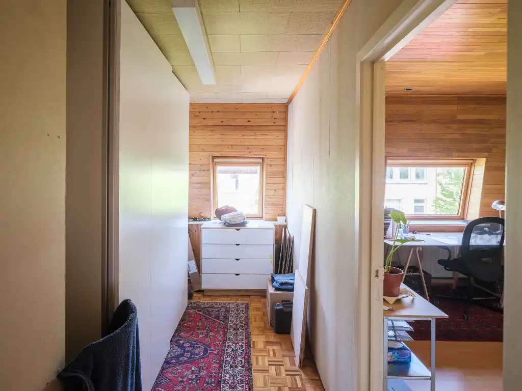 Sint-Amandsberg – Ruime interbellumwoning met 4 slaapkamers, tuin, dubbele garage en polyvalente ruimte nabij het Bijgaardepark. foto 15