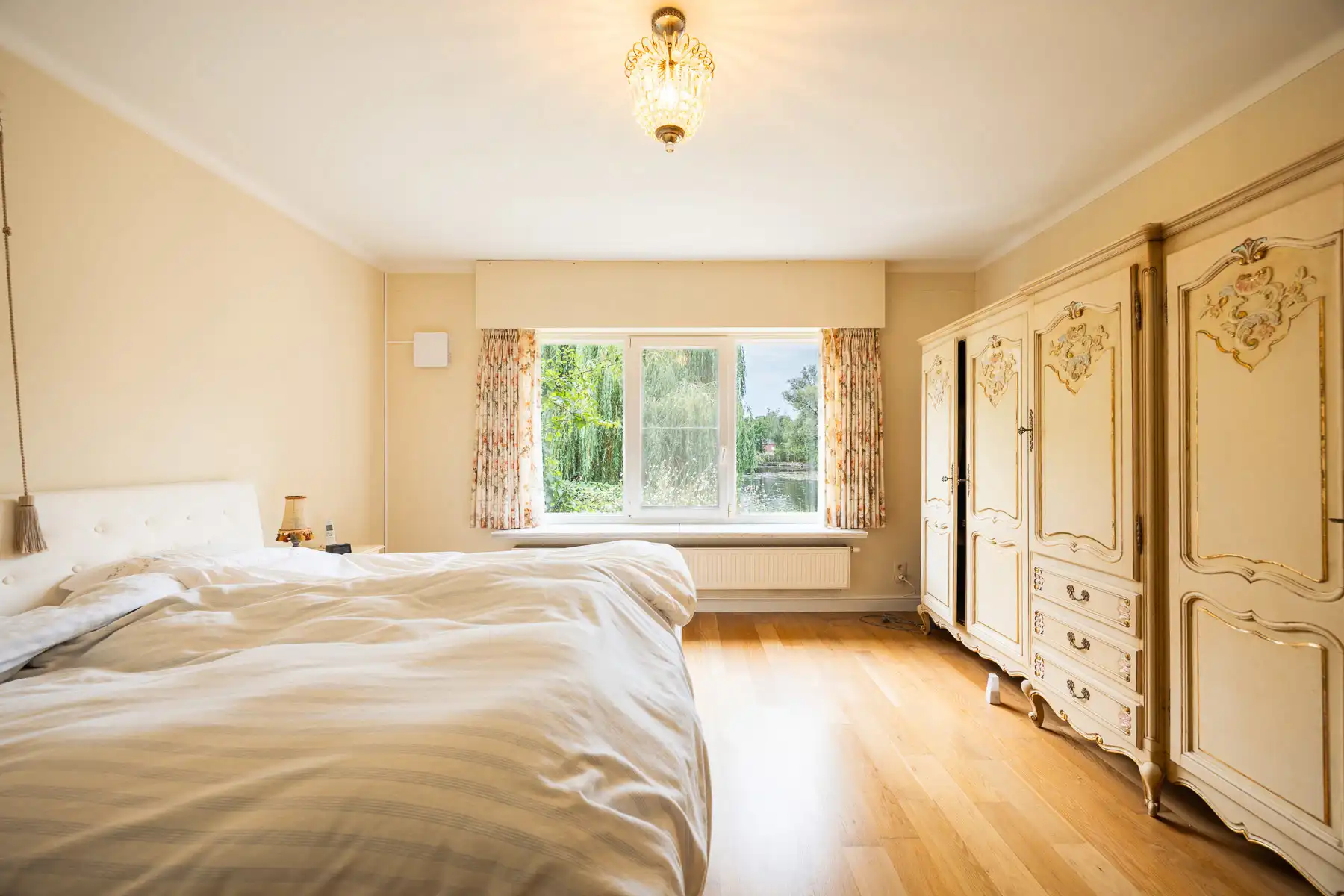 Knappe villa in landelijke omgeving met prachtige vijver foto 22