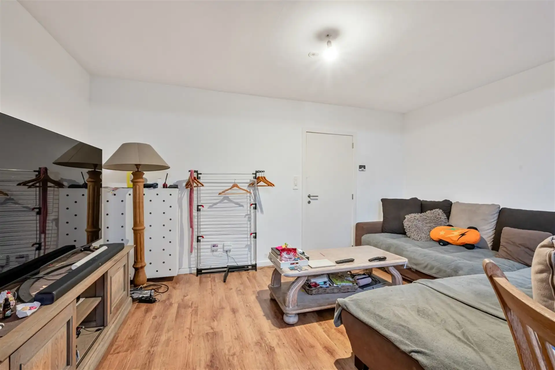 Centraal gelegen gelijkvloers appartement met 2 slaapkamers foto {{pictureIndex}}