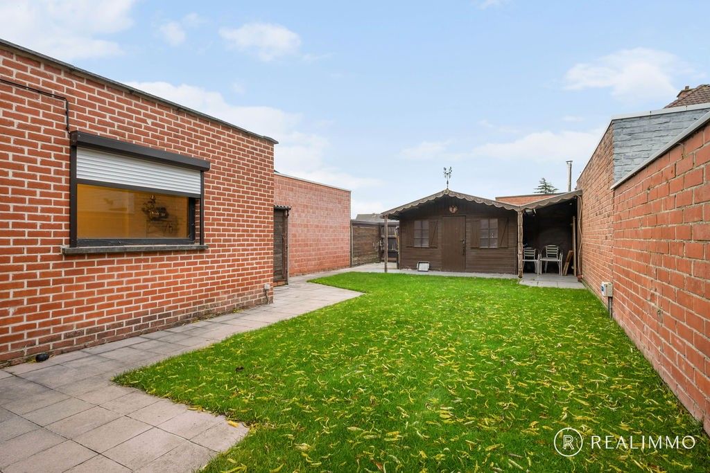 Gezinswoning met potentieel en zonnige tuin in de rustige Arendswijk foto 13