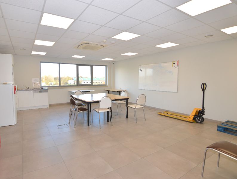 Bedrijfsgebouw  in Putte foto 5