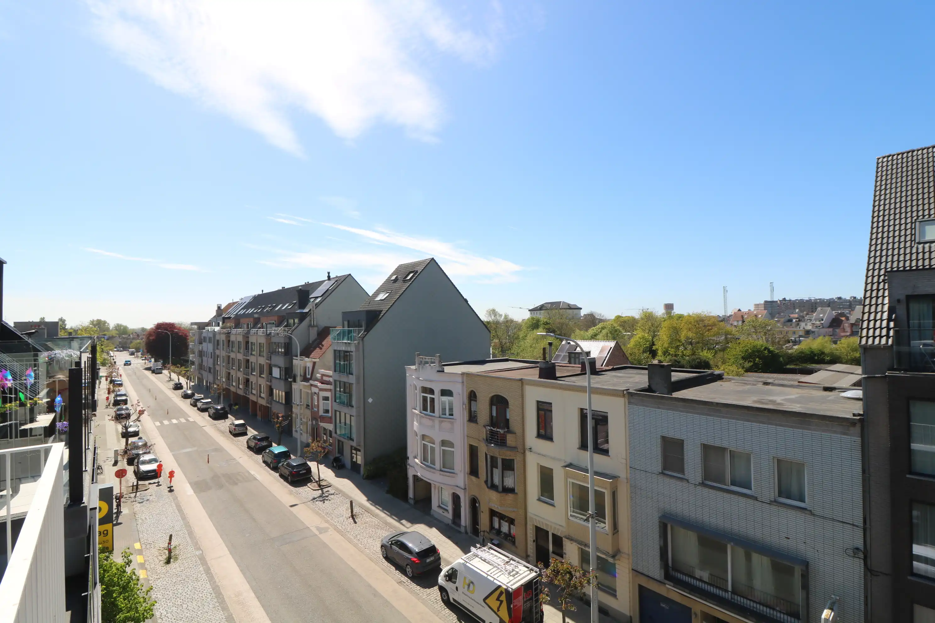 Prachtig 3-slaapkamerappartement met hoogwaardige afwerking, lichtrijke leefruimte en grote terrassen.   foto 7