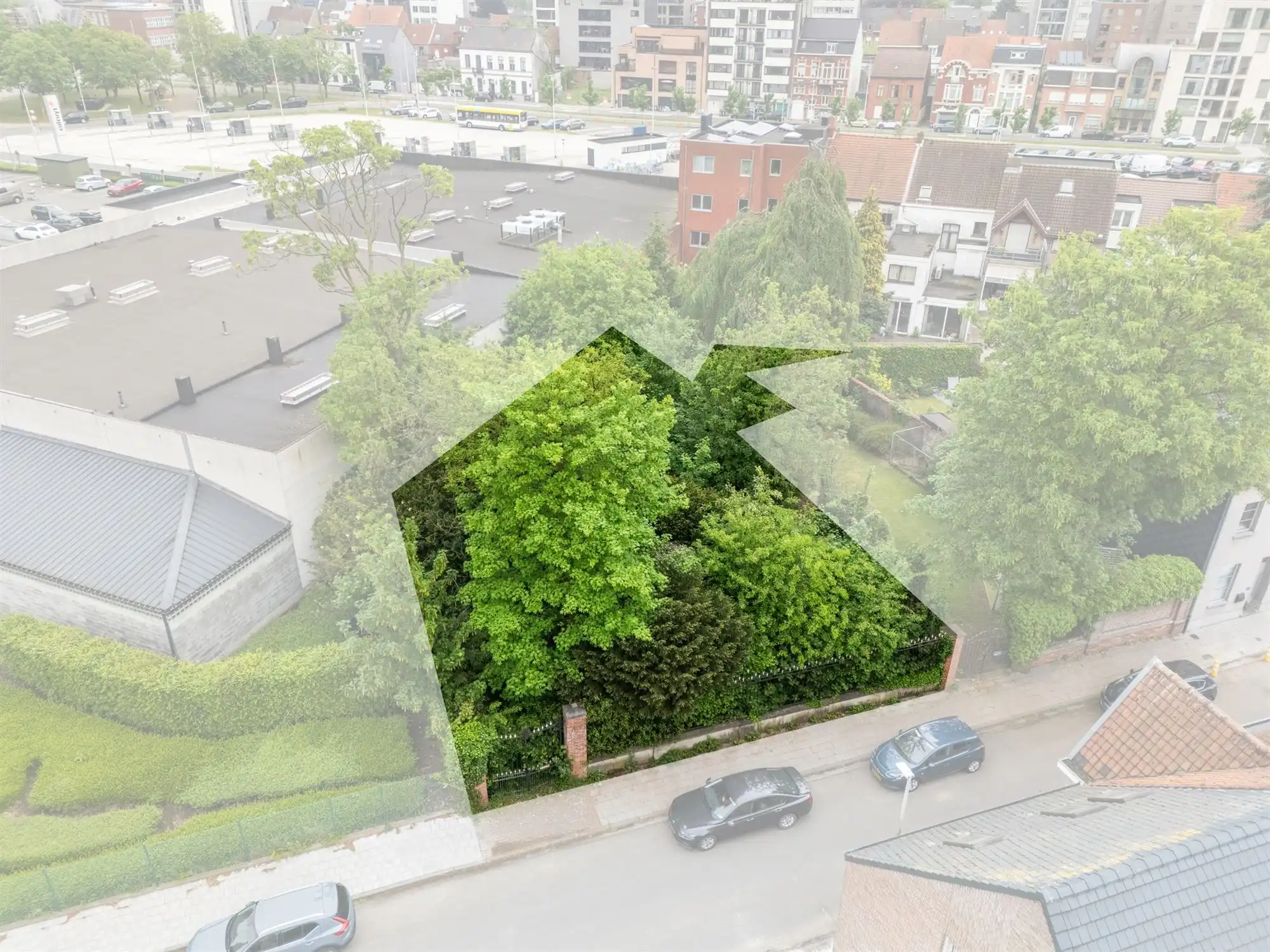 Bouwgrond van 596m² voor open bebouwing in het centrum van Zelzate foto {{pictureIndex}}