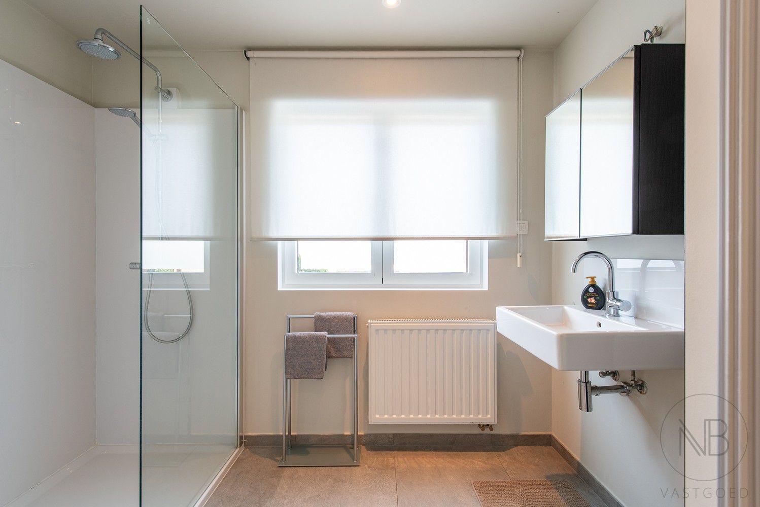 Instapklare woning met 3 slaapkamers en studio foto 15