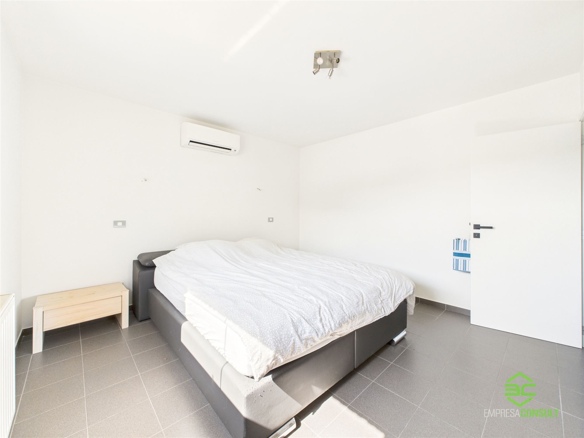 Prachtige villa met 4 slpk op een rustige locatie! foto 15