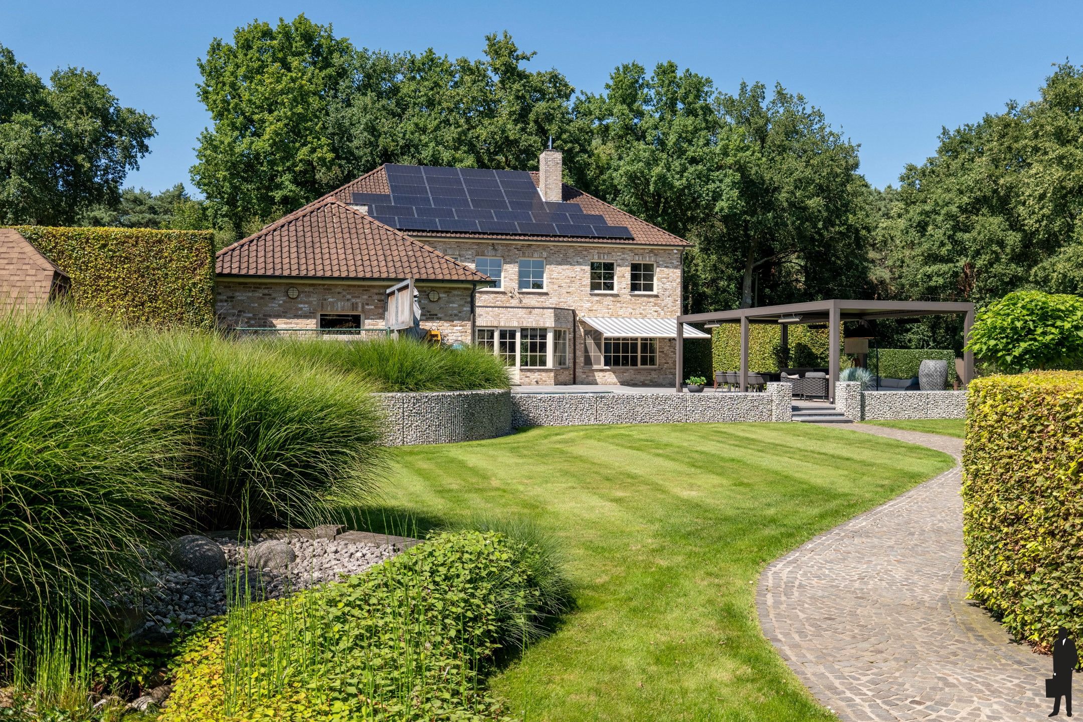 Uitzonderlijk gelegen, recente villa op domein van ca. 2ha  foto 7