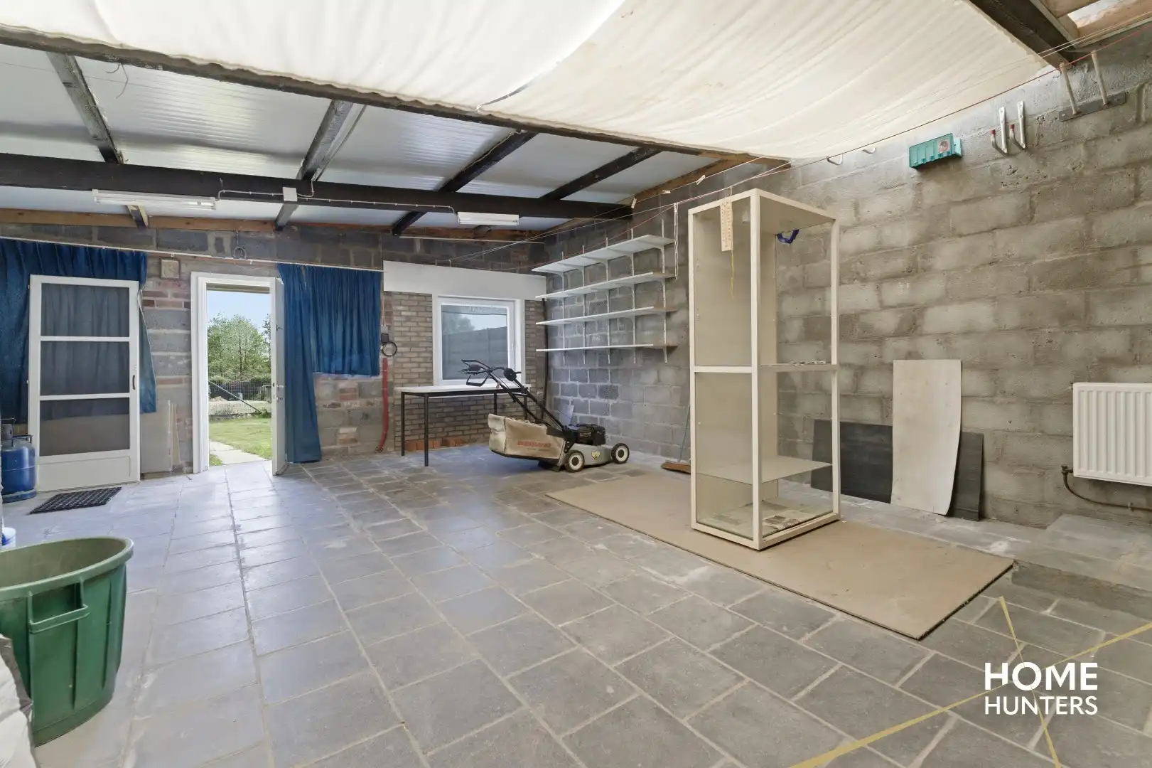 Te renoveren woning met 3 slaapkamers en gigantische tuin in Aalbeke foto 23