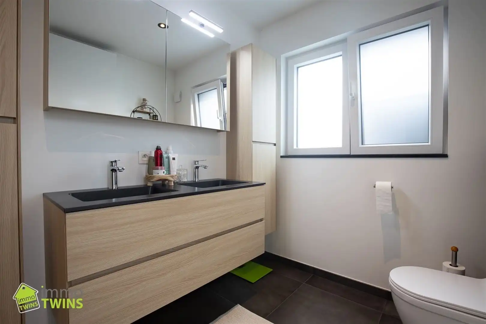 Instapklare en stijlvolle HOB met bijgebouw, tuin en visvijver te Dendermonde (Schoonaarde) foto 29