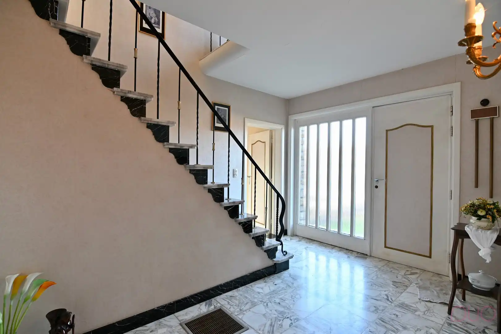 Grote vrijstaande woning met zuid gerichte tuin en open zicht op de velden. foto 3