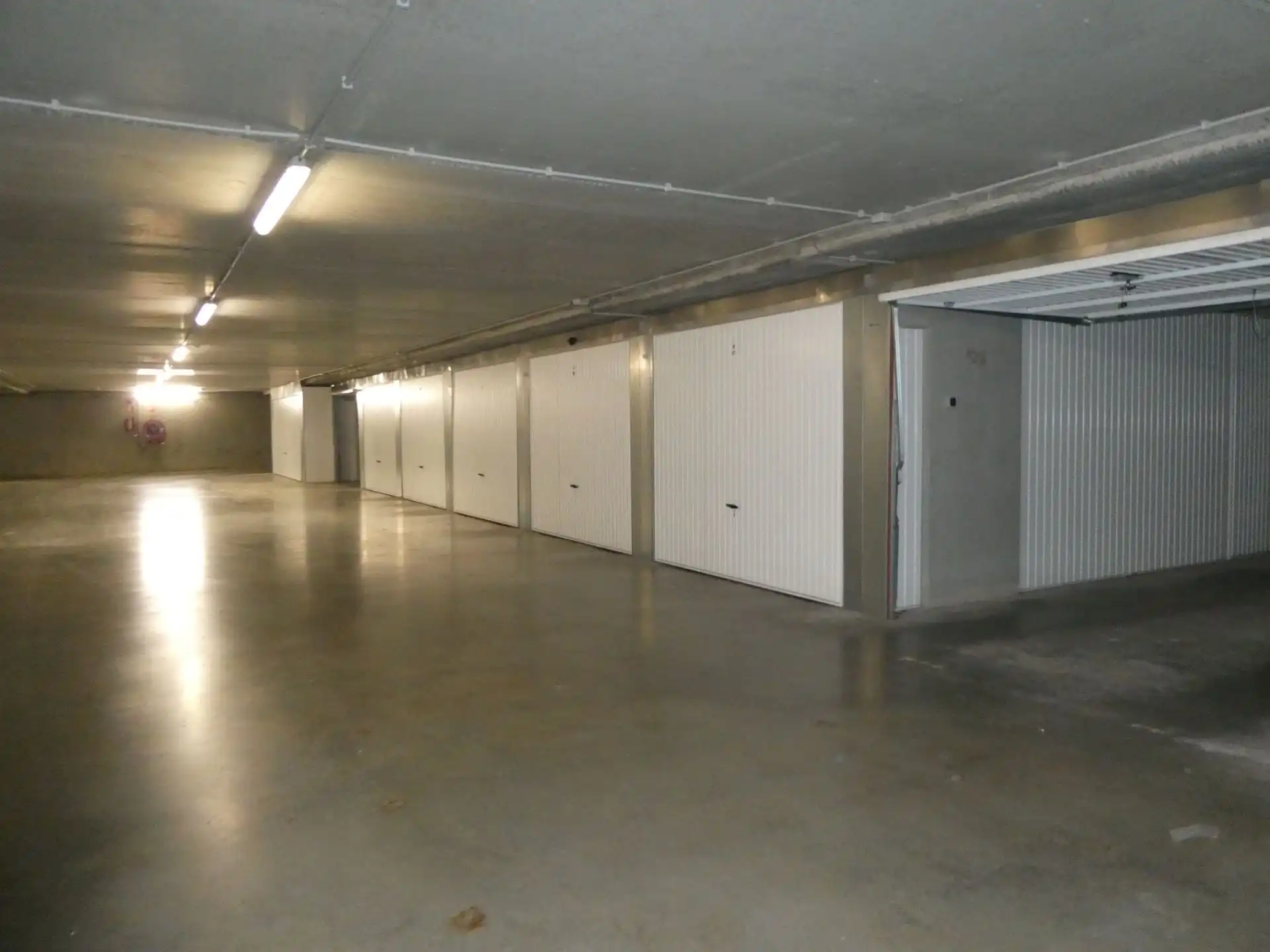 GESLOTEN GARAGEBOX foto 5