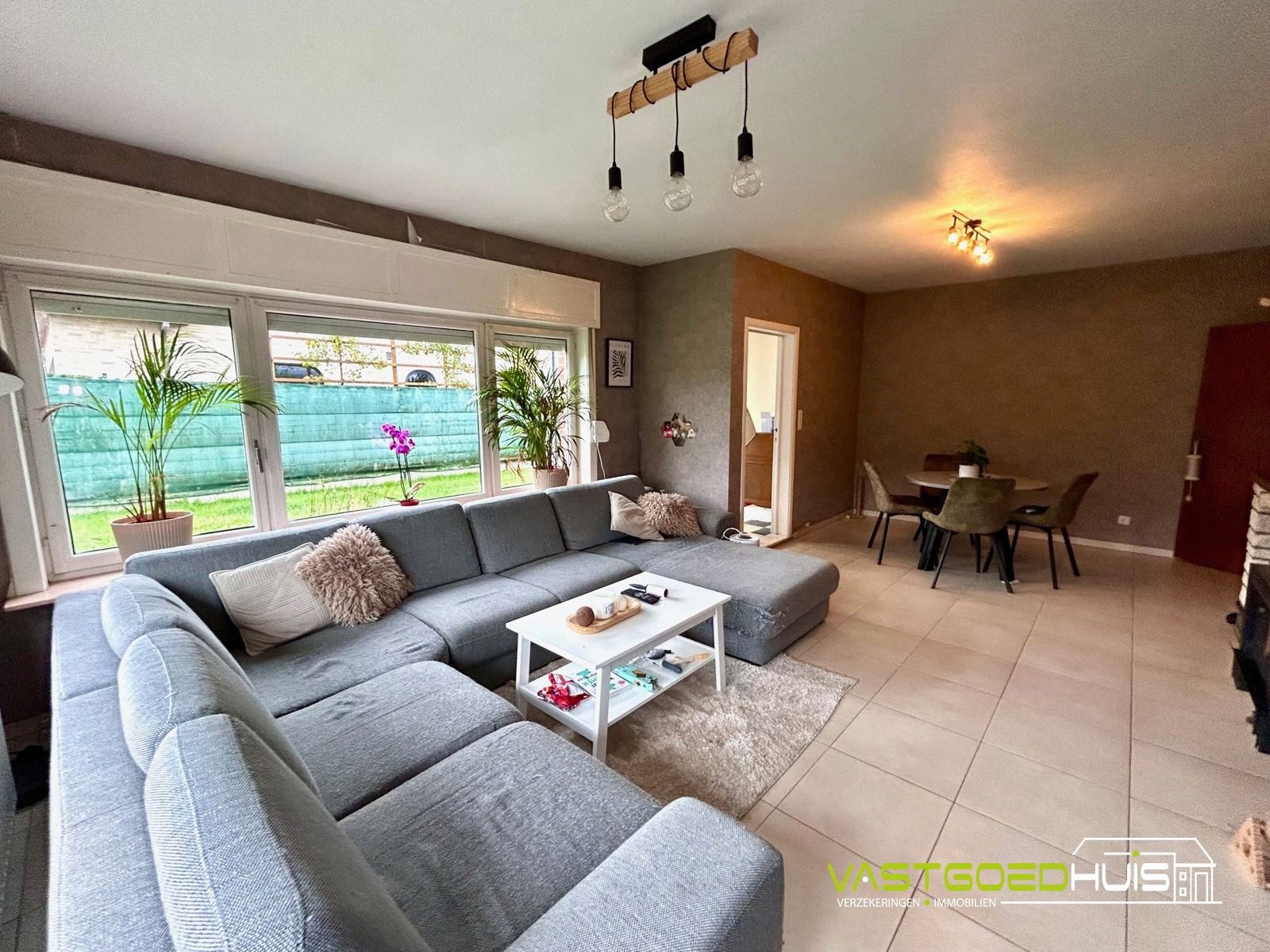 Karaktervolle, halfopen bebouwing met garage en tuin foto 7