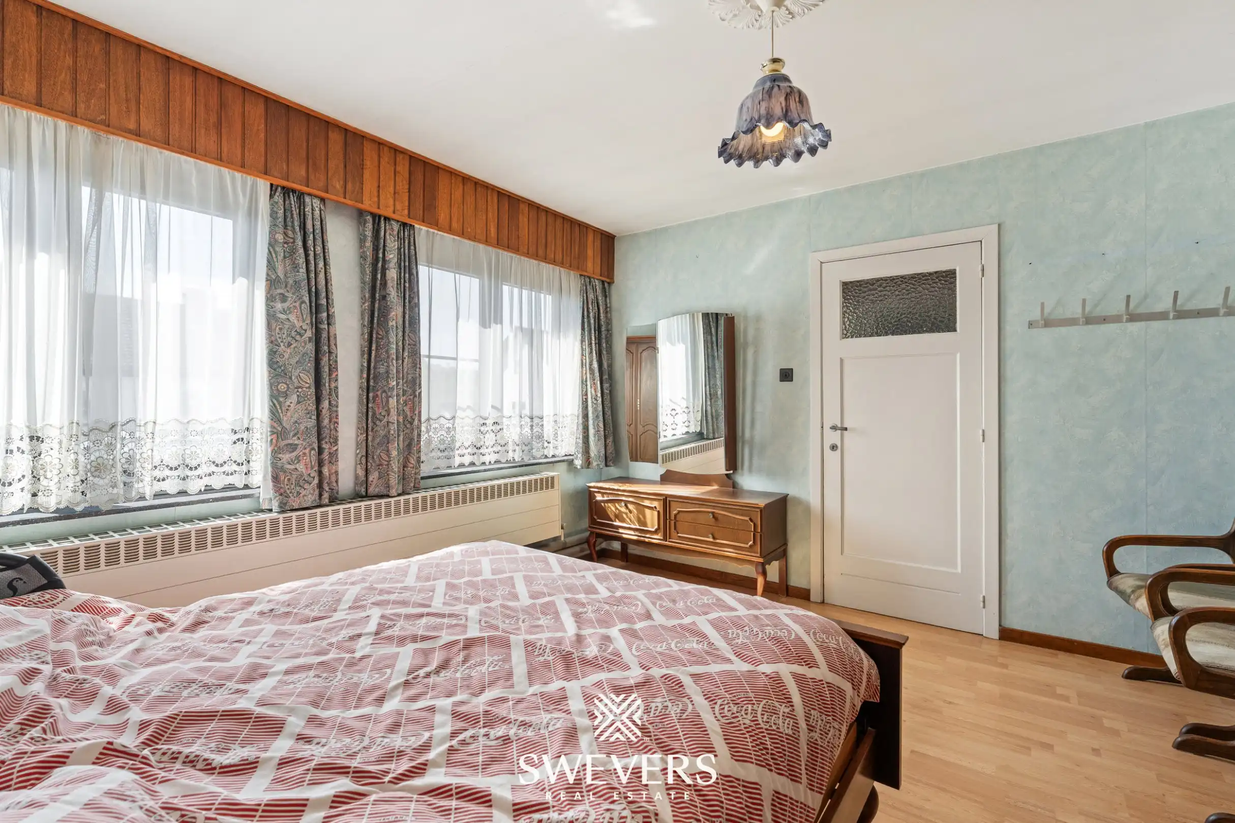 Uitstekend gelegen woning met 4 slaapkamers en mooie tuin foto 15