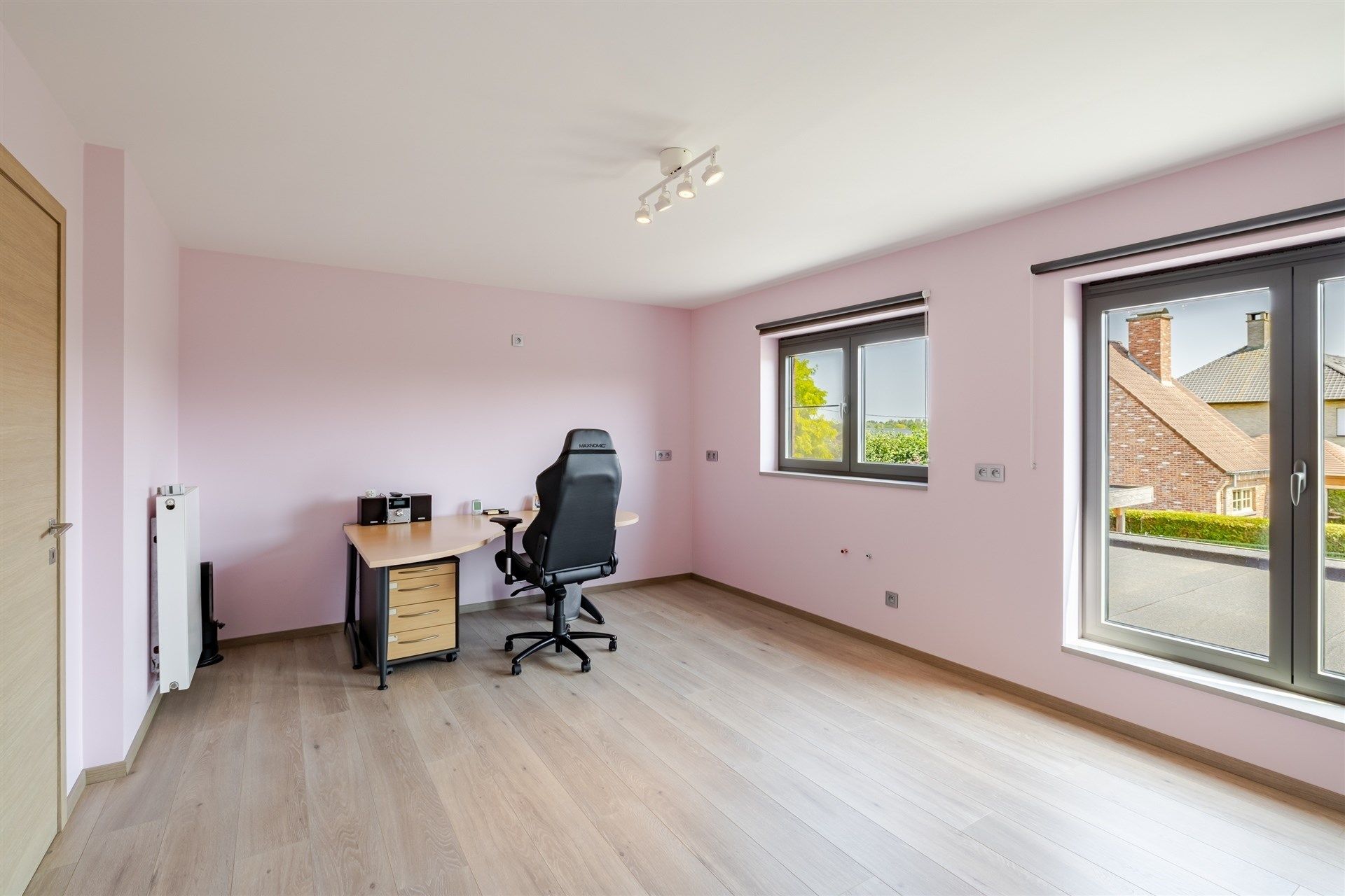 Topper!! Ruime lichtrijke woning, instapklaar! foto 18