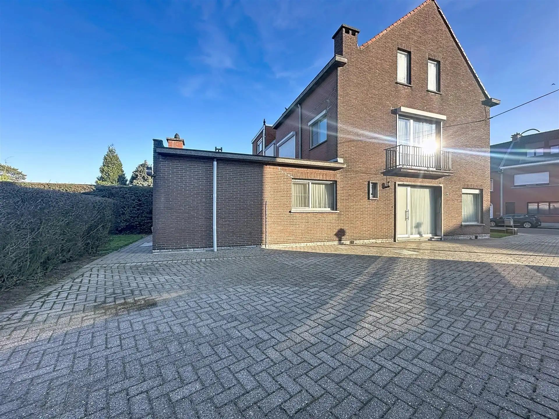 Half open bebouwing met 5 slaapkamers en garage foto 9