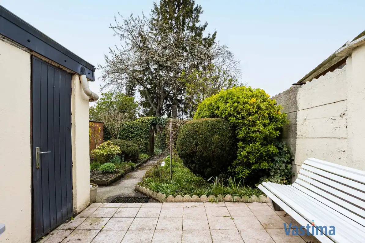 Te renoveren woning met tuin nabij OLV-Ziekenhuis foto 18