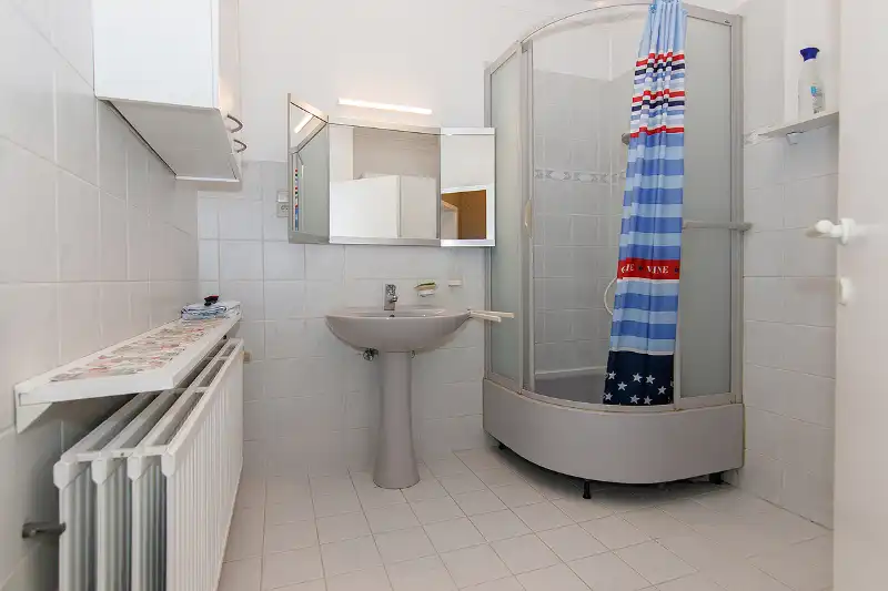 TRADITIONELE WONING VLAK BIJ DE STAD EN HET KANAAL foto 11