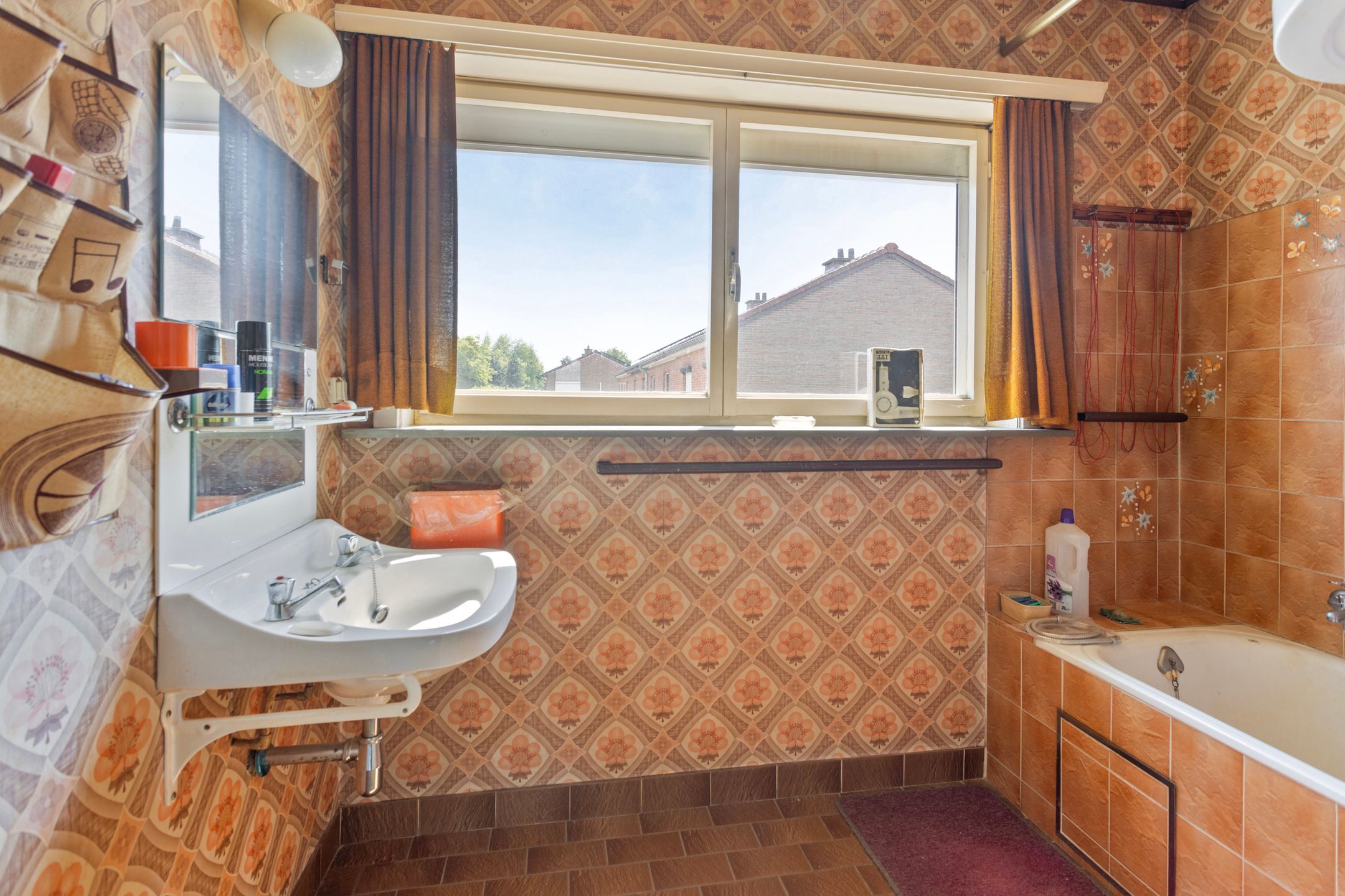 Te renoveren woning op centrale ligging foto 10