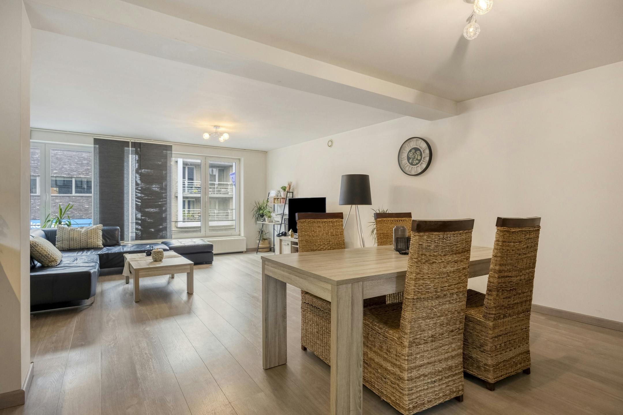 Opbrengsteigendom te koop in centrum van Eeklo foto 8