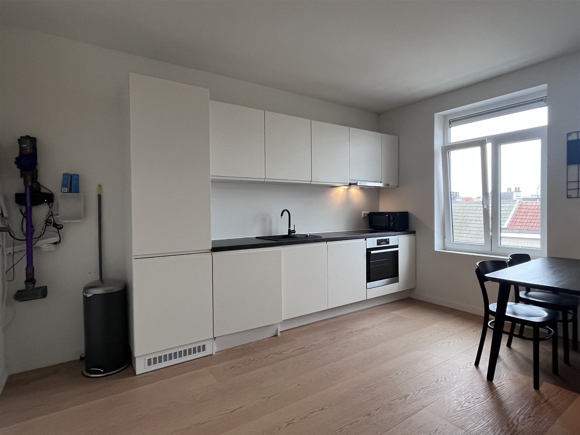 Gemeubeld appartement gelegen op de bovenste verdieping  foto 3