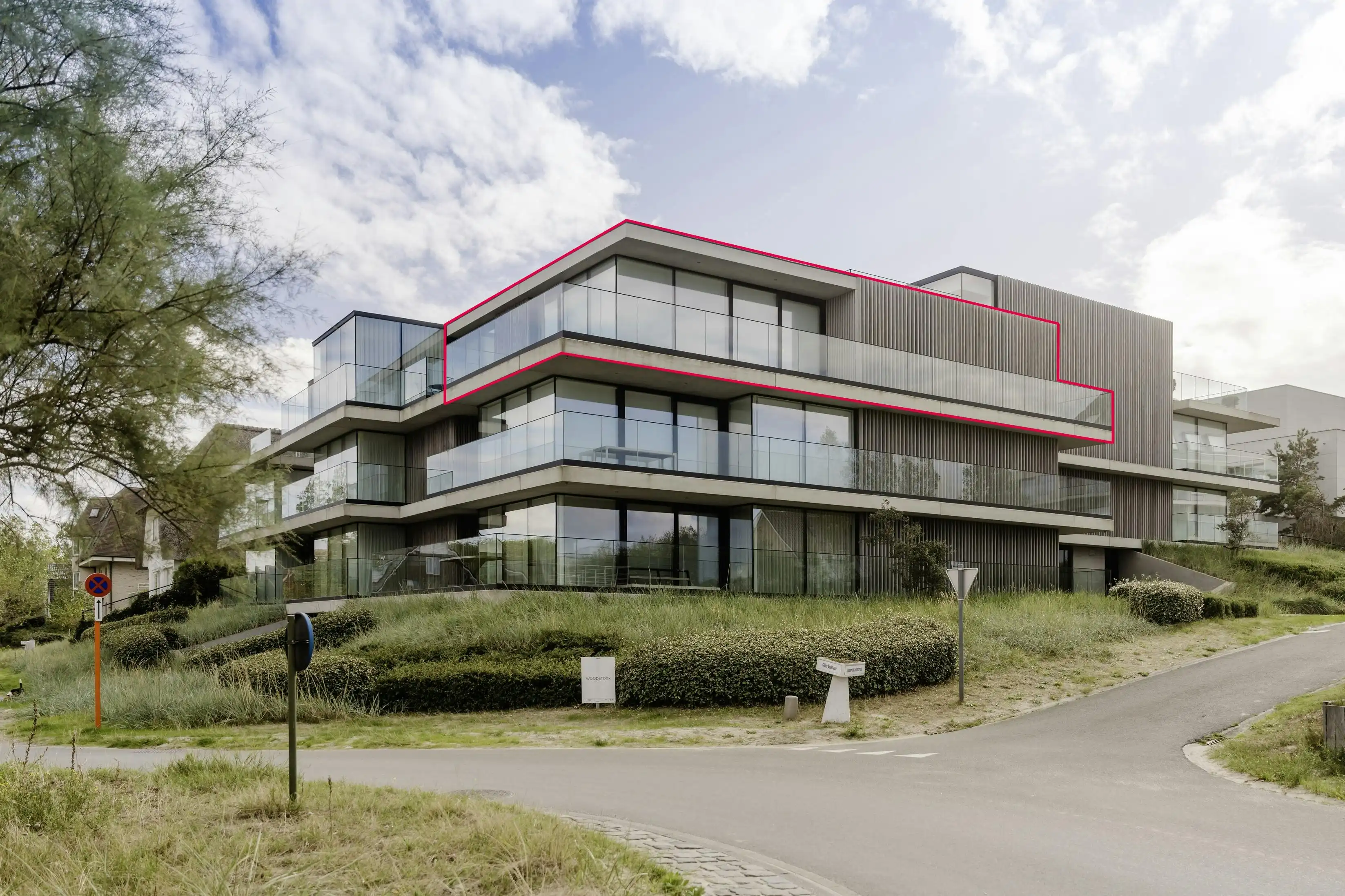Luxueus appartement met zee- en duinenzicht te Sint-André! foto {{pictureIndex}}