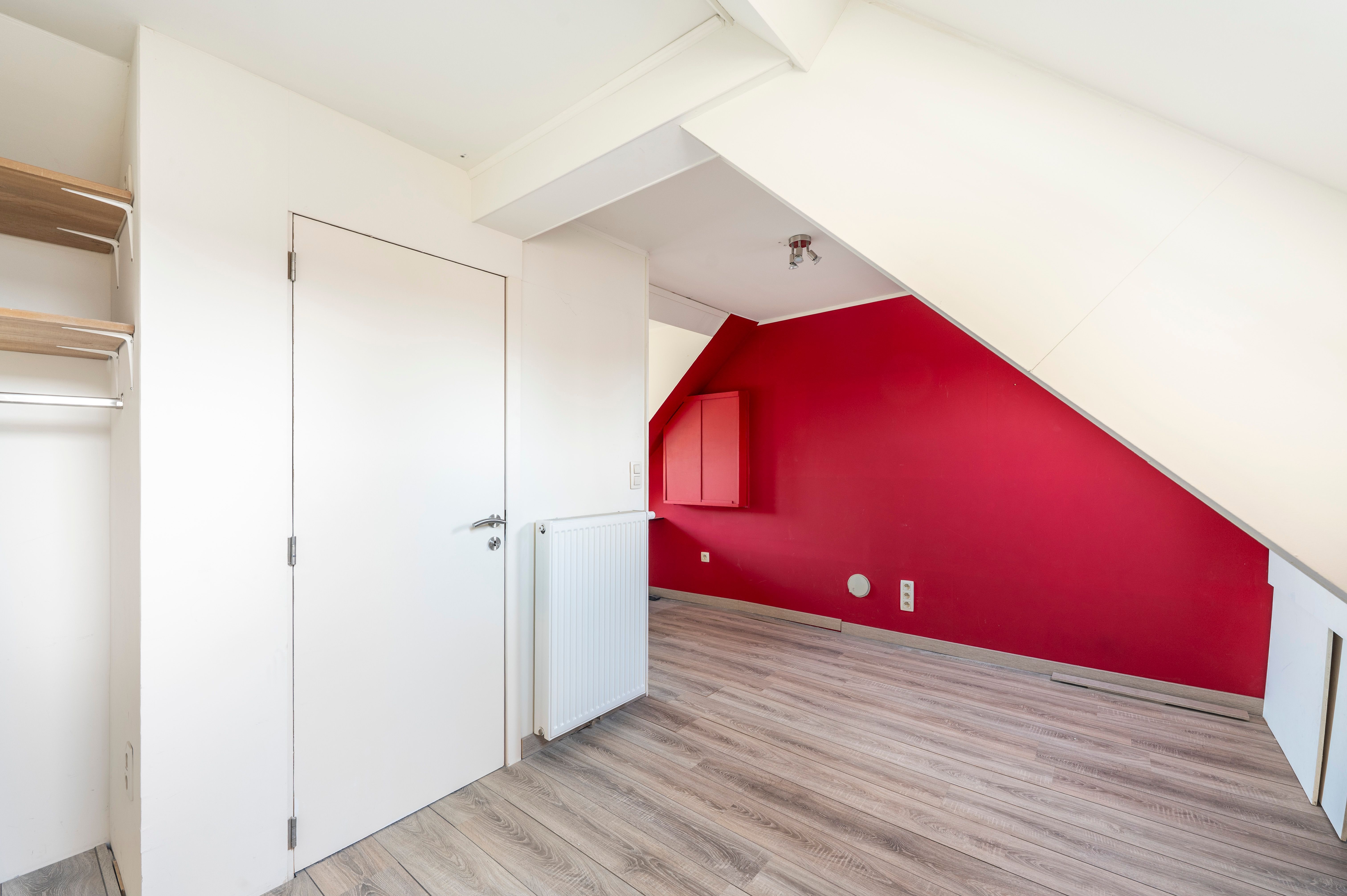 Verrassende woning met leuke tuin en grote garage nabij centrum Kapellen! foto 14