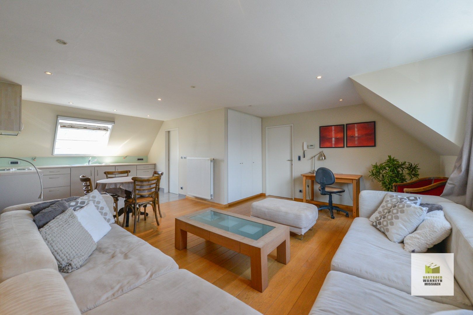 Unieke investeringskans te centrum Zwevezele: woningen met praktijkruimtes en appartement foto 27