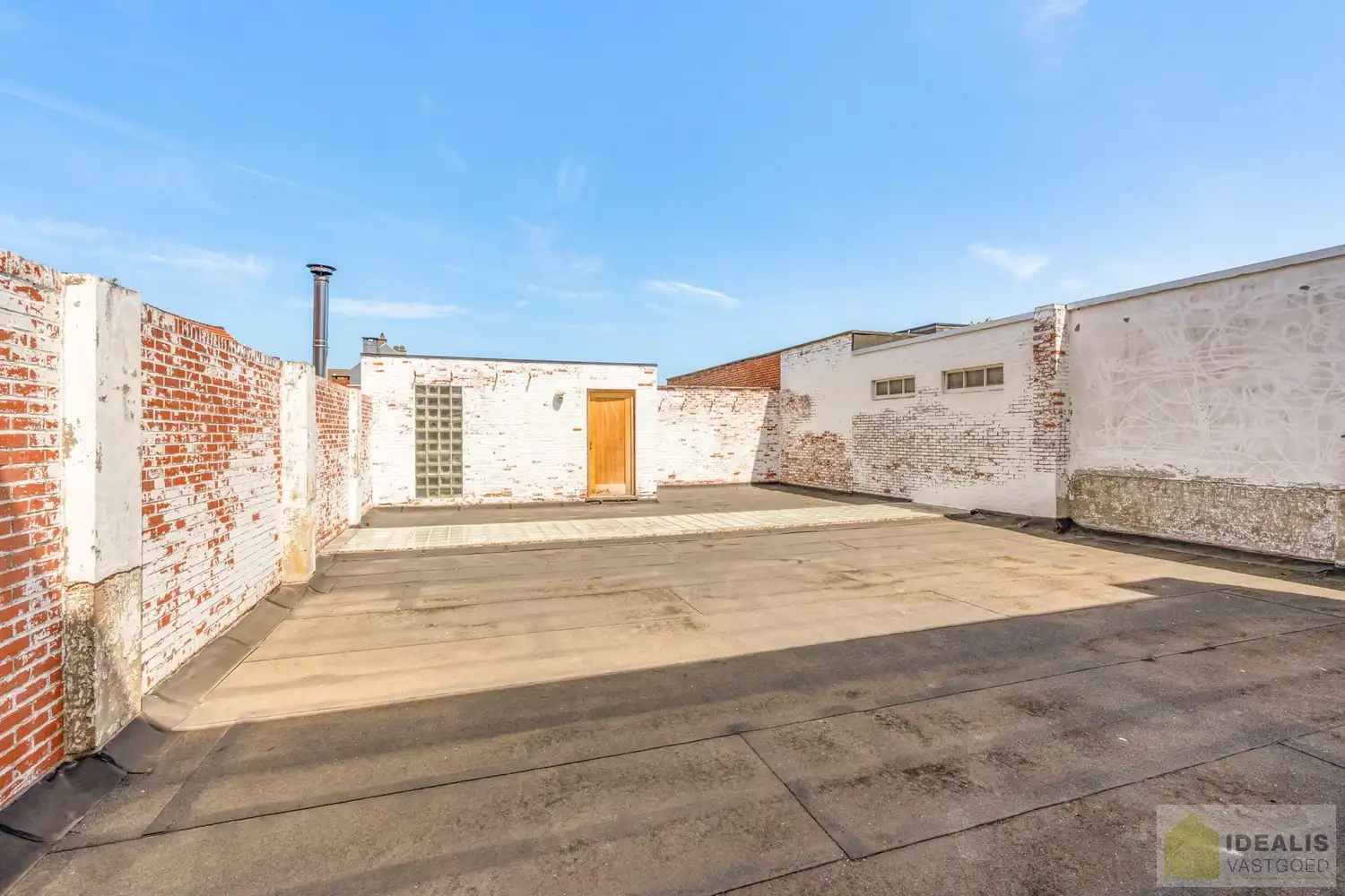 Ruim opgezet, klassevol en naar wens af te werken/ in te richten pand met winkel/kantoorruimte én uiterst ruim appartement met maar liefst 4 slaapkamers foto 27