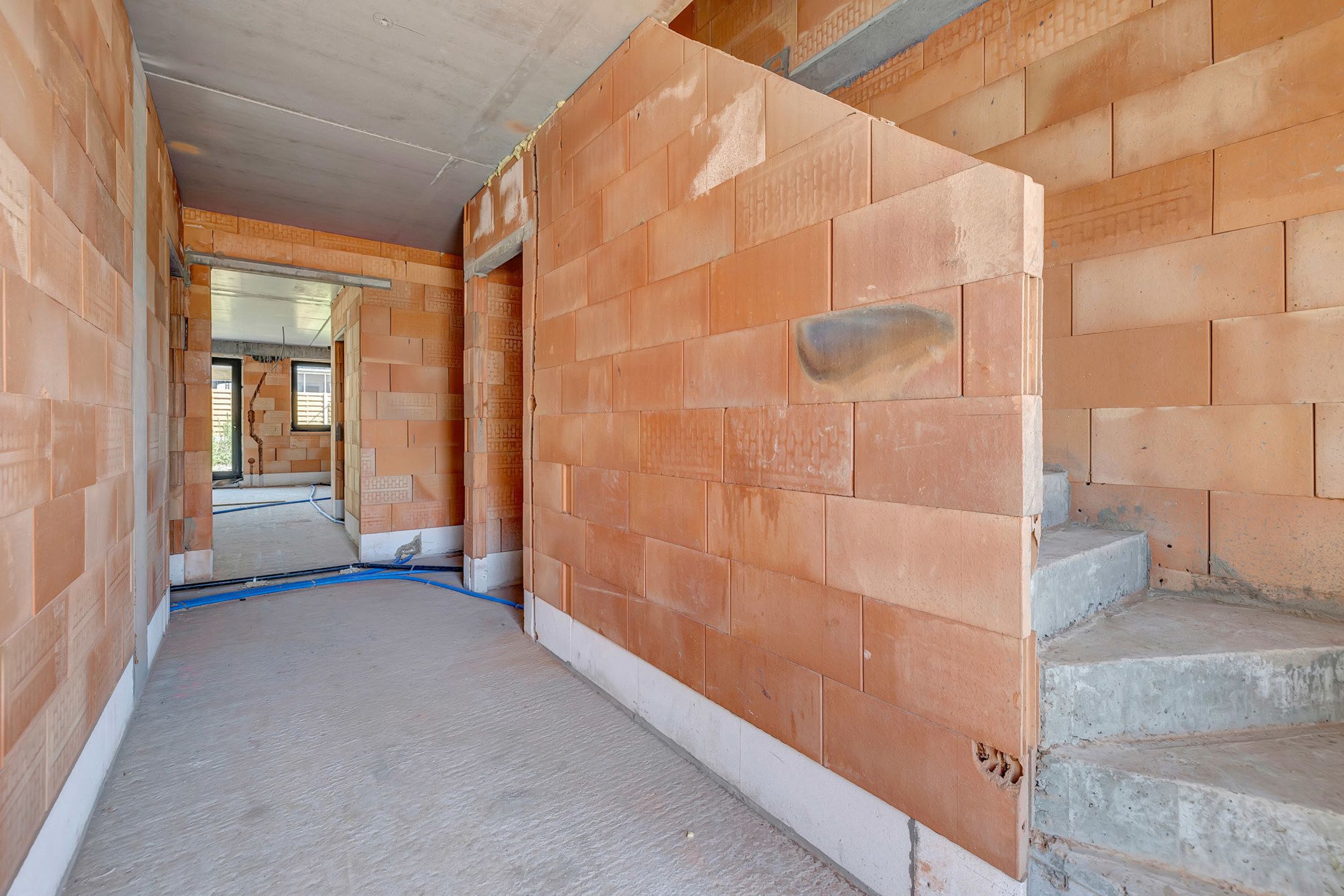Ruime, volledig afgewerkte nieuwbouwwoning te Denderhoutem foto 2