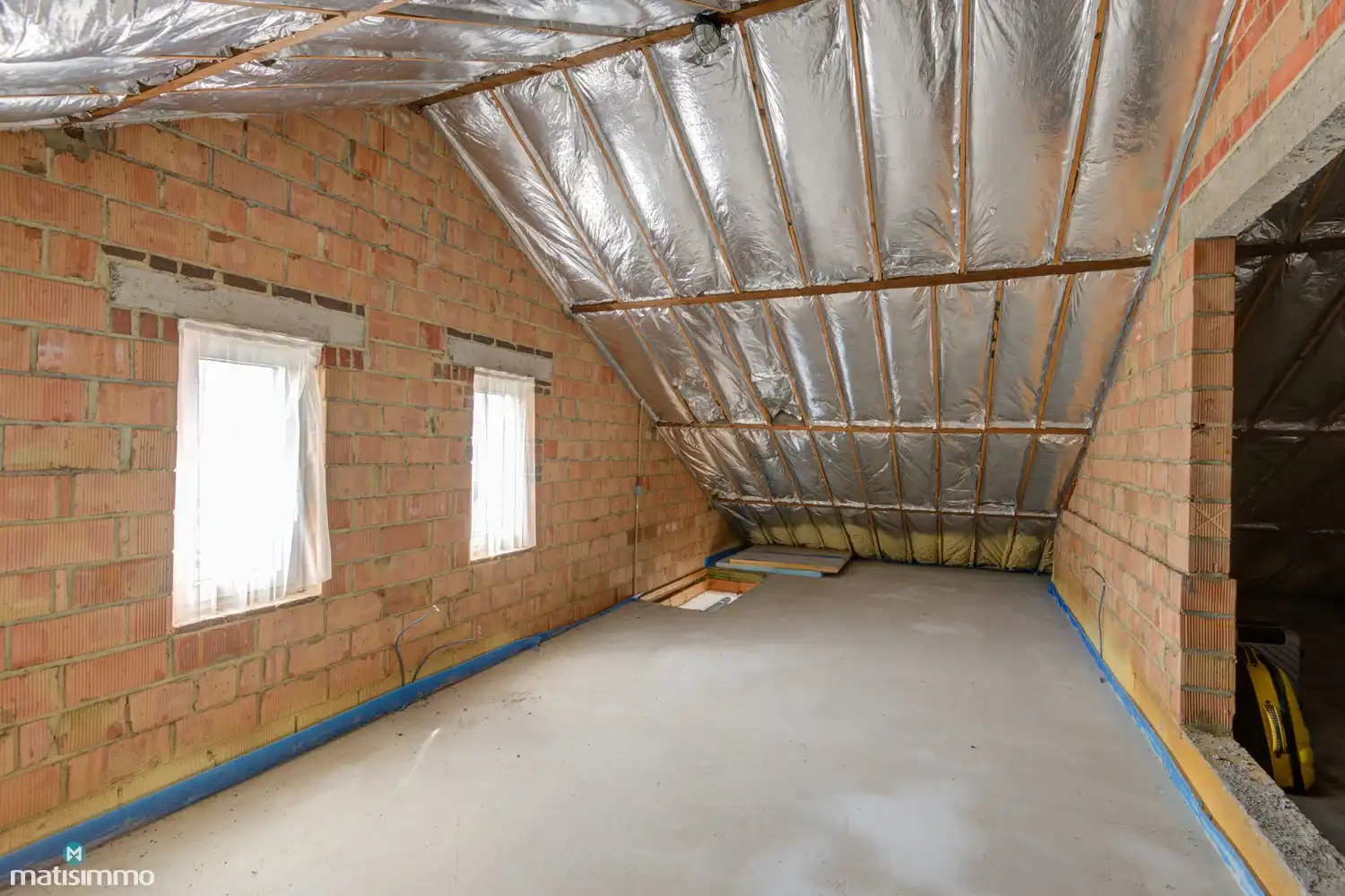 VOLLEDIG GERENOVEERDE EN ENERGIEZUINIGE WONING MET DUBBELE GARAGE EN OPSLAGRUIMTE IN HERDEREN foto 26