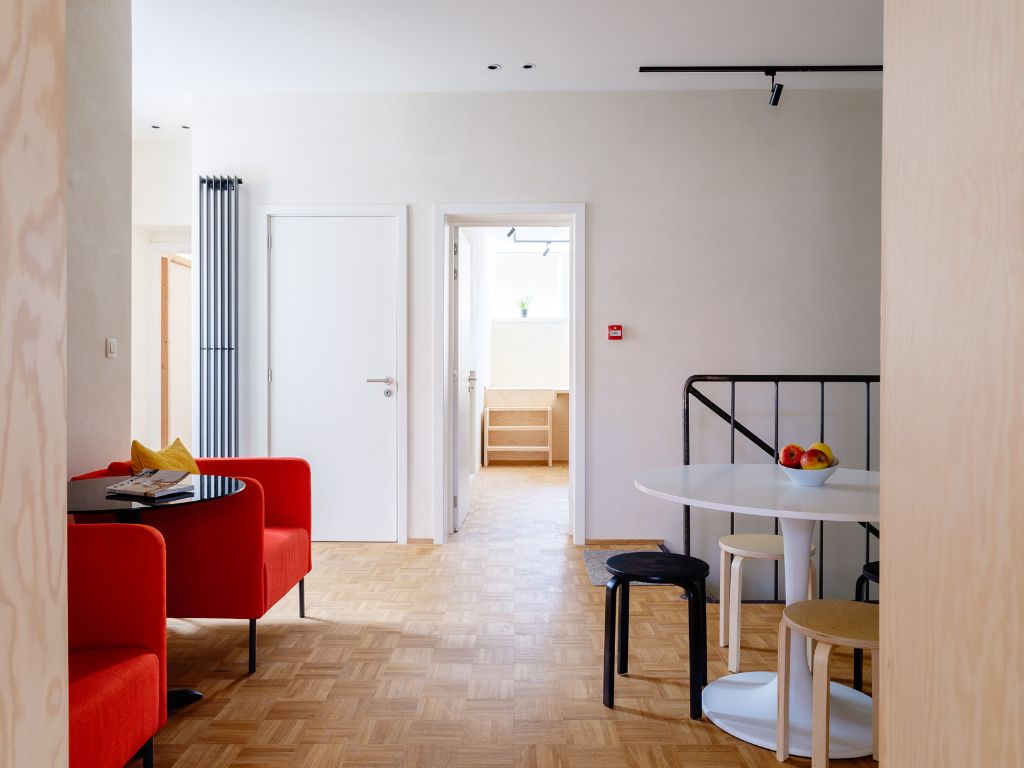 Bijzondere opbrengsteigendom bestaande uit een dakappartement en drie afzonderlijke kamers met eigen sanitair foto 10