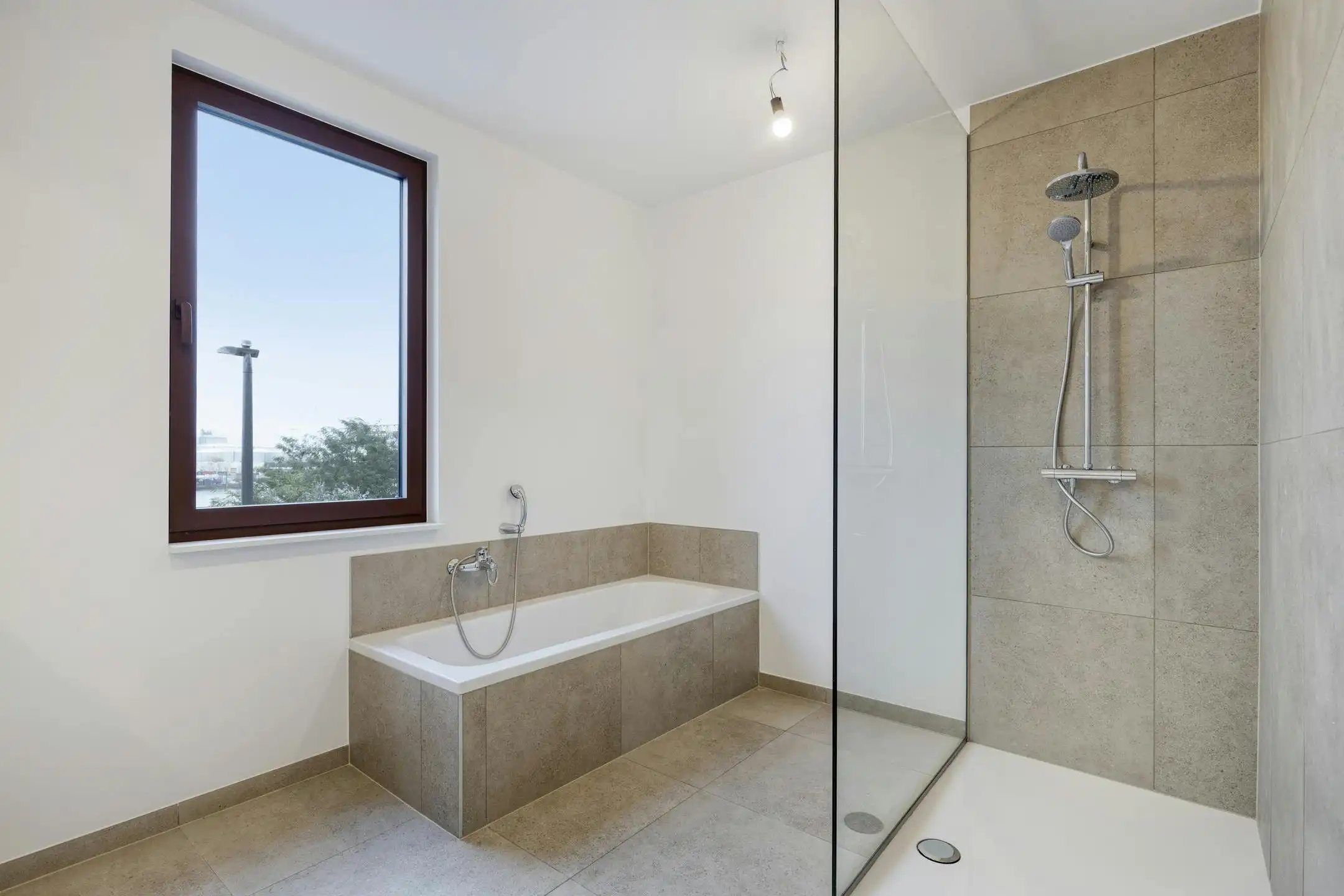 Nieuwbouwappartement met 3 ruime slaapkamers te koop foto 9