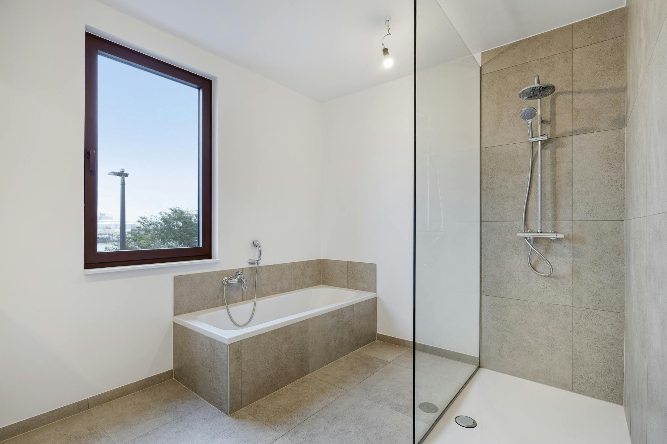 Nieuwbouwappartement met 3 ruime slaapkamers te koop foto 8