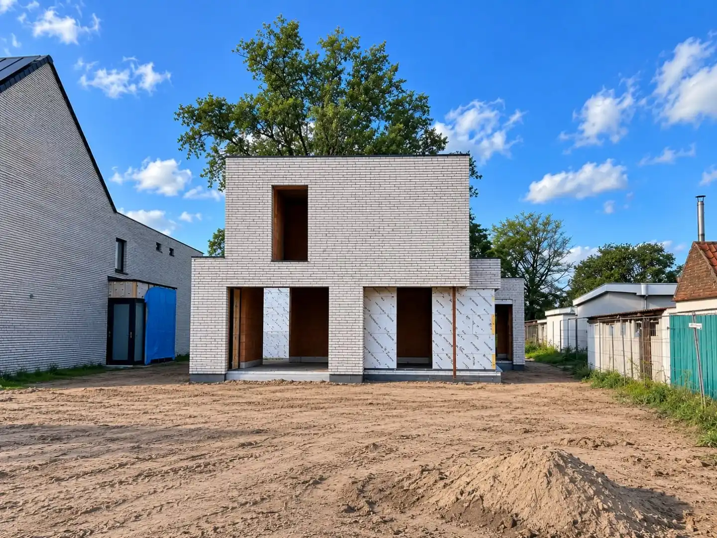 NIEUWBOUWZONDAG 25 OKTOBER 2026 VAN 10u00-12u00 & 14u00-16u00 - Exclusieve villa op 1.214 m² met bedrijfsruimte op centrale ligging te Oudenburg foto 2
