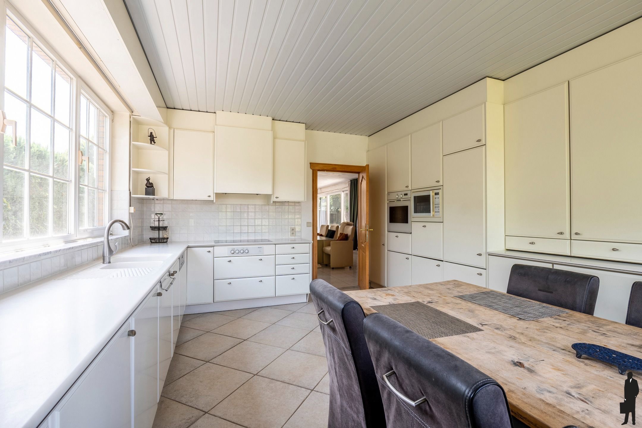 Vrijstaande woning met 5 slpk. en 2 bdk. in een rustige wijk te Meerle! foto 9