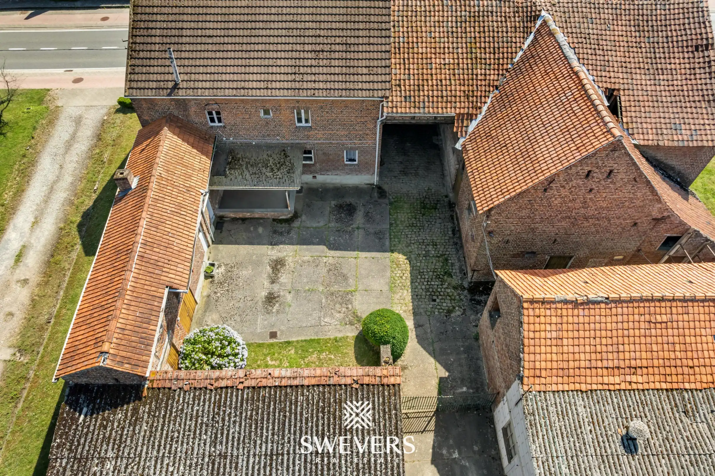 Ruime hoeve op uitgestrekt perceel van 47a 74ca te Borgloon foto 44