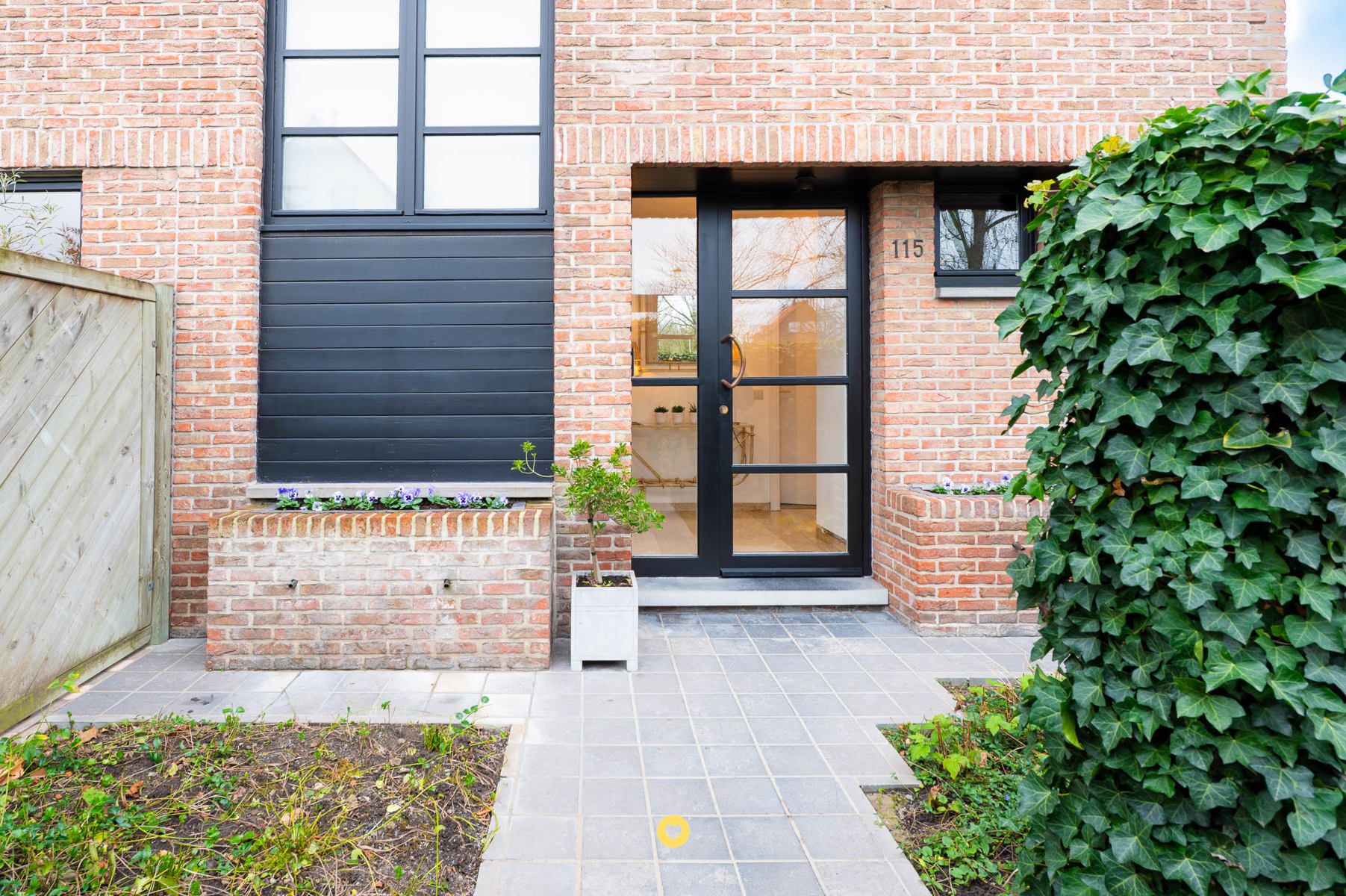 Instapklare & ruime HOB met 4 SLK's, garage en ZW tuin foto 17