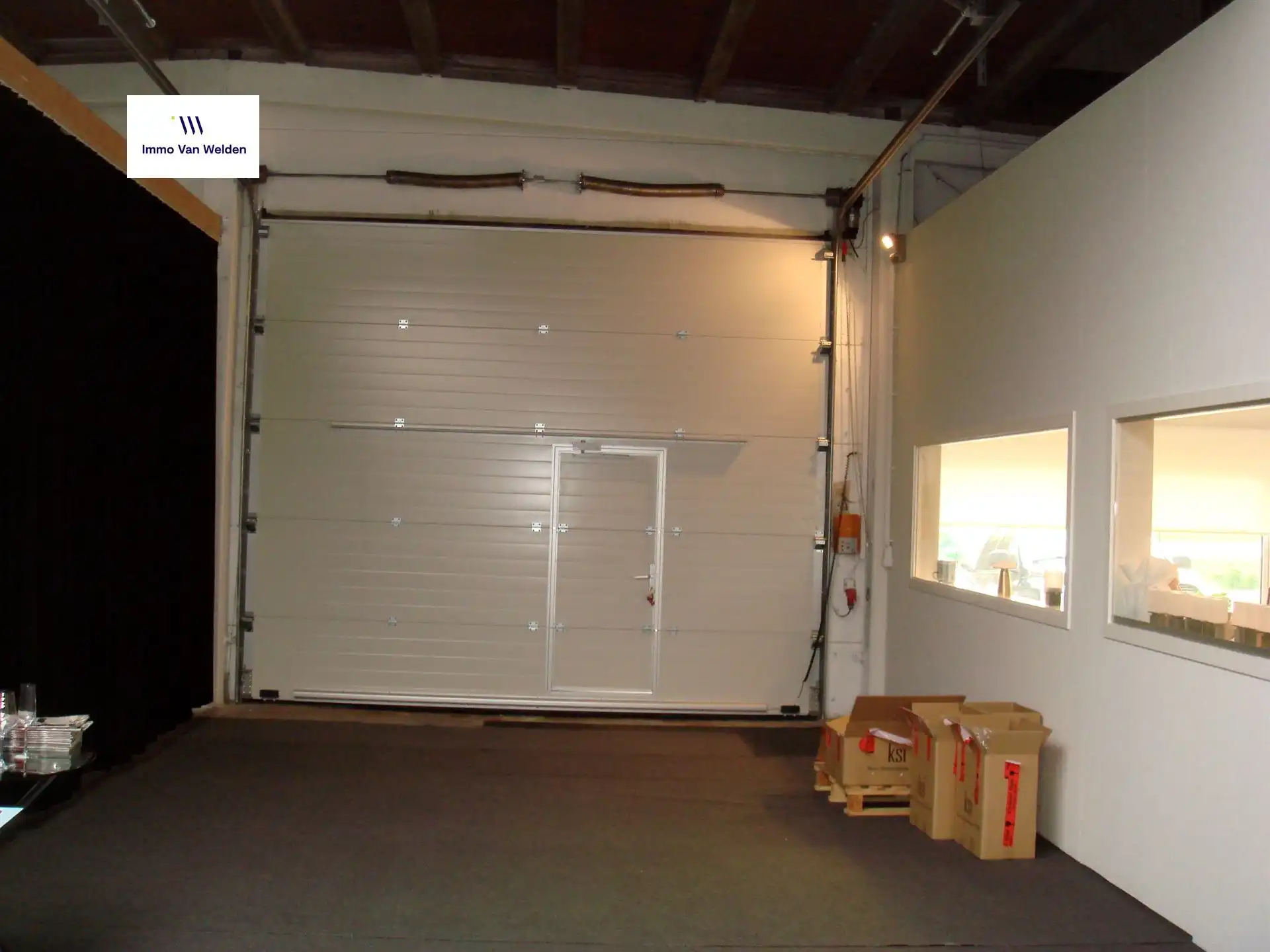 Bedrijfsgebouw langsheen N60 te Oudenaarde foto 2