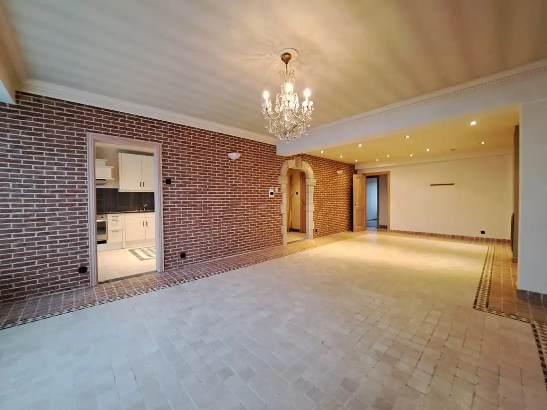 Ruim appartement met 3 slaapkamers te Hasselt centrum foto 3