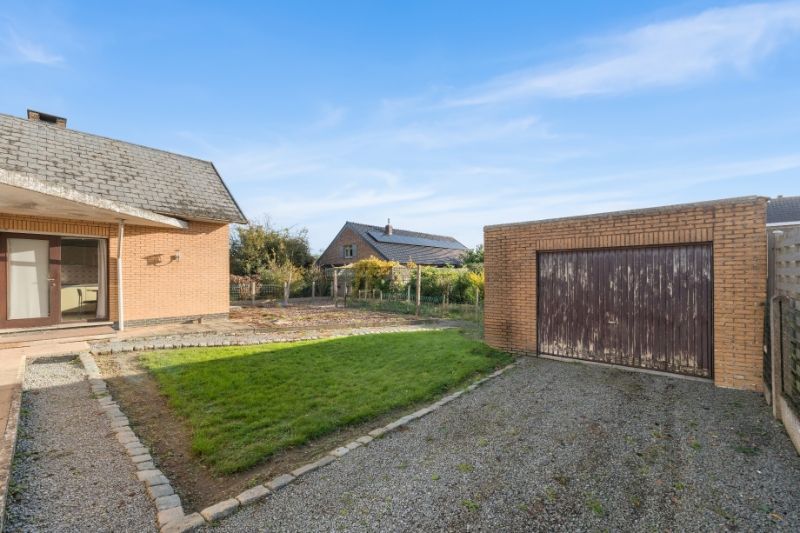 Goed gelegen ruime woning 3 slaapkamers op 671m²! foto 2