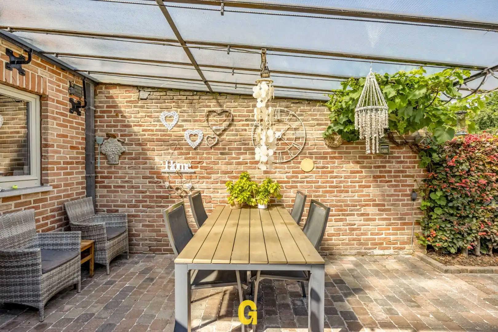 Halfopen woning met prachtige tuin met zwembad en blijvend zicht op achterliggend groen foto 25
