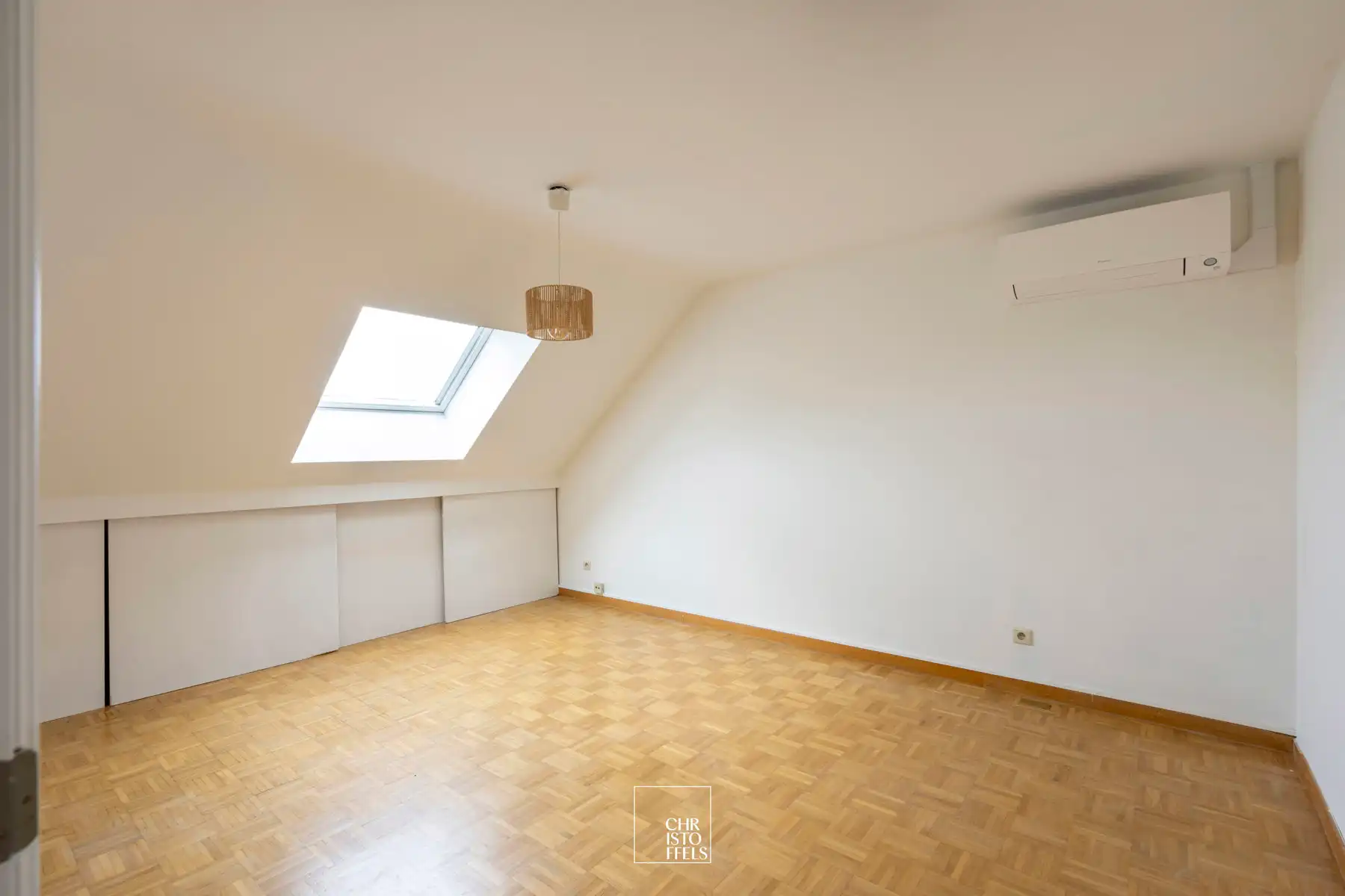 3 slaapkamer appartement van 187 m² met terras van ca 35m² gelegen in het centrum van Lanaken foto 15
