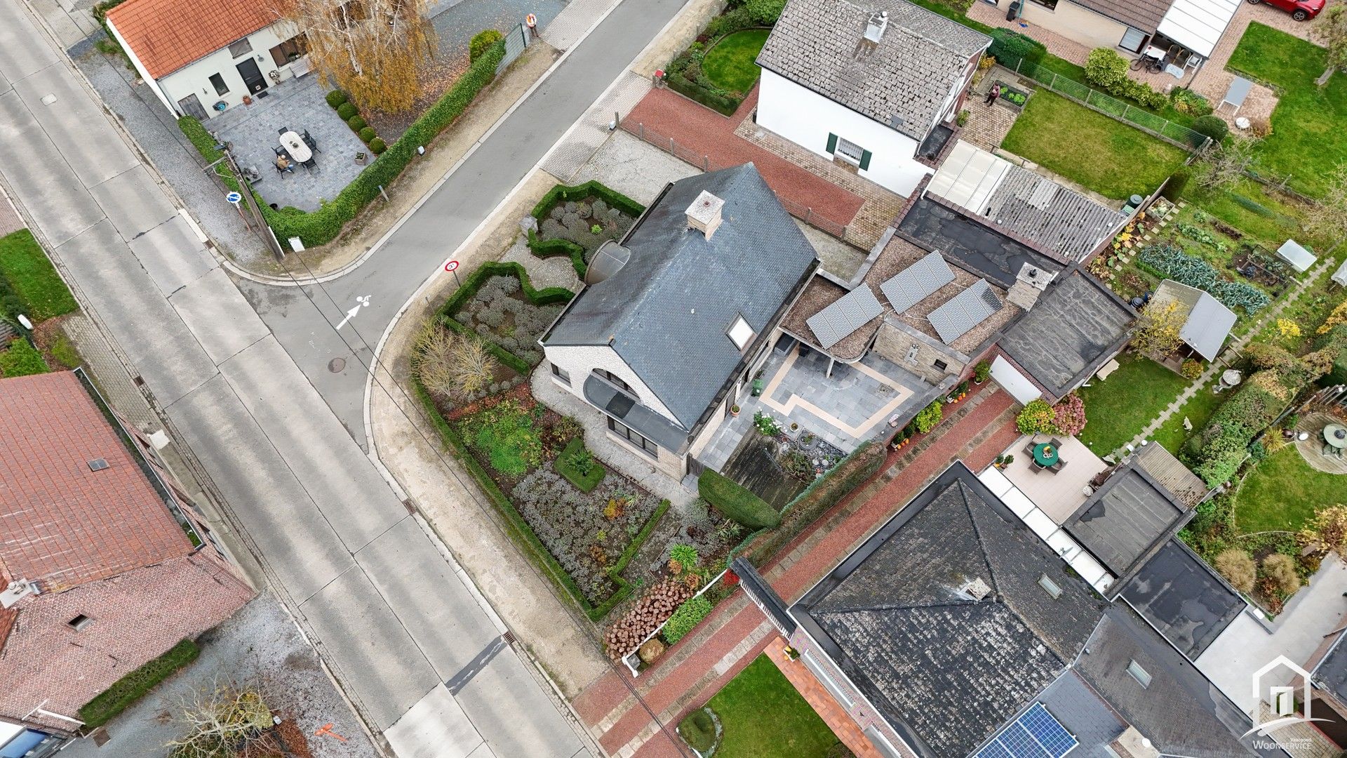 Zeer degelijke, ruime en gezellige viergevelwoning foto 4