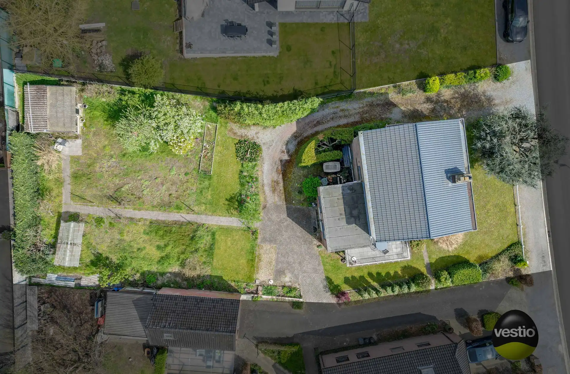 RUSTIG GELEGEN WONING OP 9,64 ARE foto 5