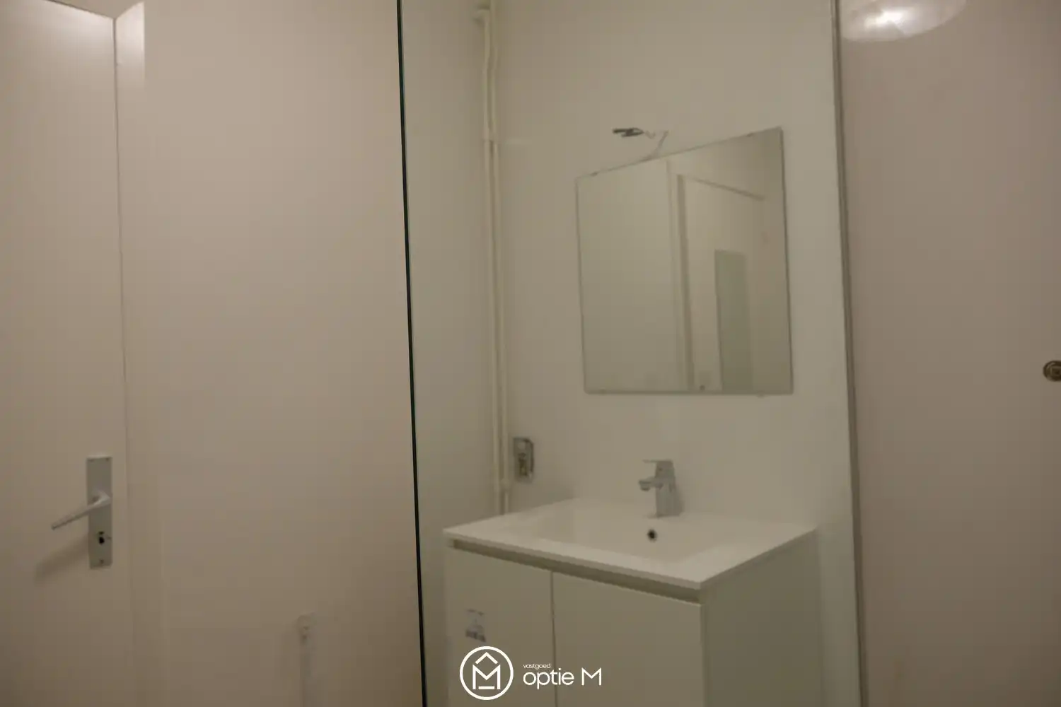 Appartement met autostandplaats in het centrum van Bilzen foto 23