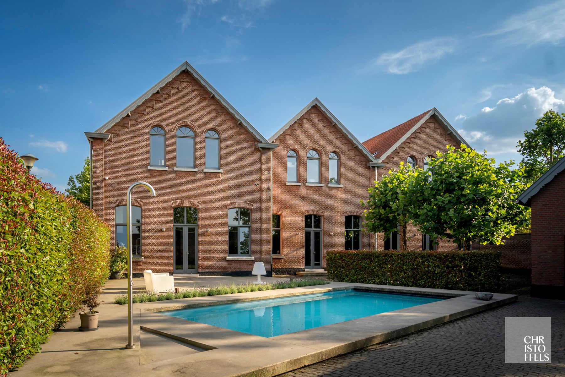 Industrieel erfgoed getransformeerd tot exclusieve loft met een woon/werkoppervlakte van 1.056m²!  foto {{pictureIndex}}
