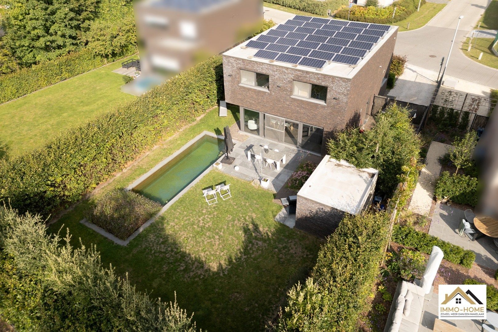 Knappe recente vrijstaande woning in centrum Lochristi!  foto 3