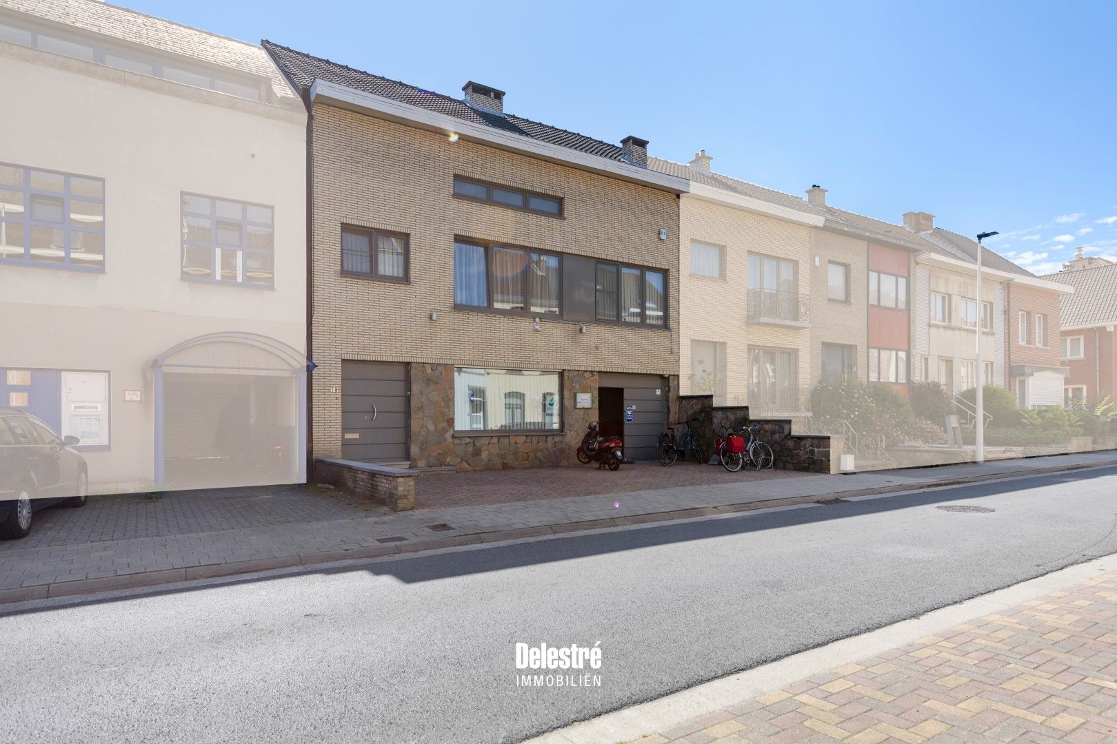 SOLIDE WONING MET PARKING EN MAGAZIJN OF  foto 2